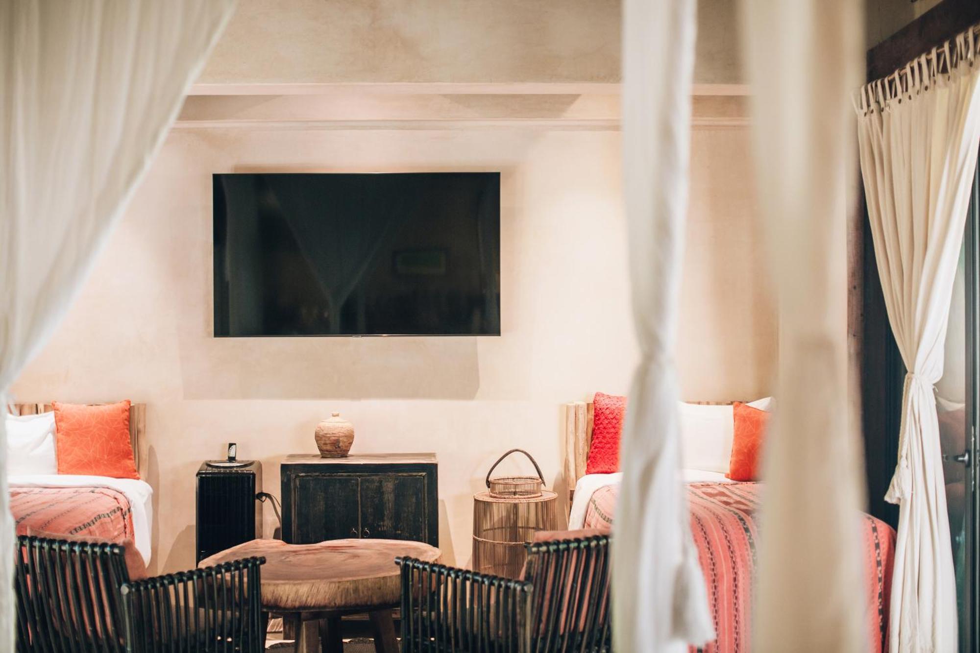 Suite Principal con bañera privada